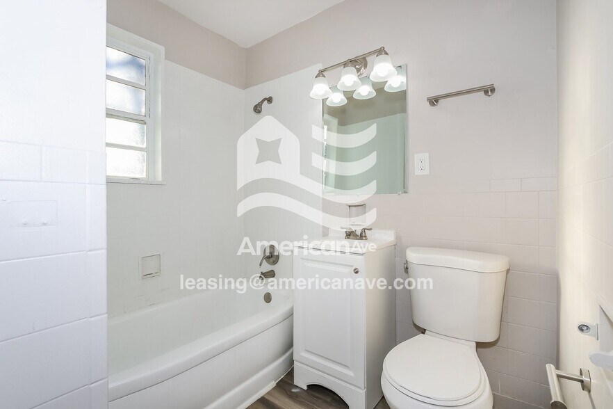 Building Photo - 1112 Alderman St NE