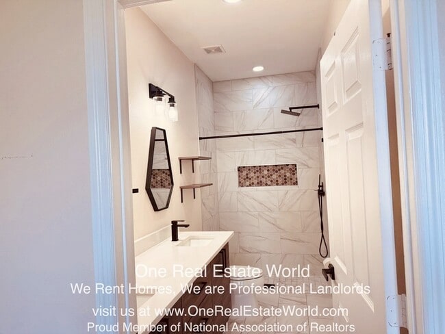 Building Photo - 13507 Summerton Dr