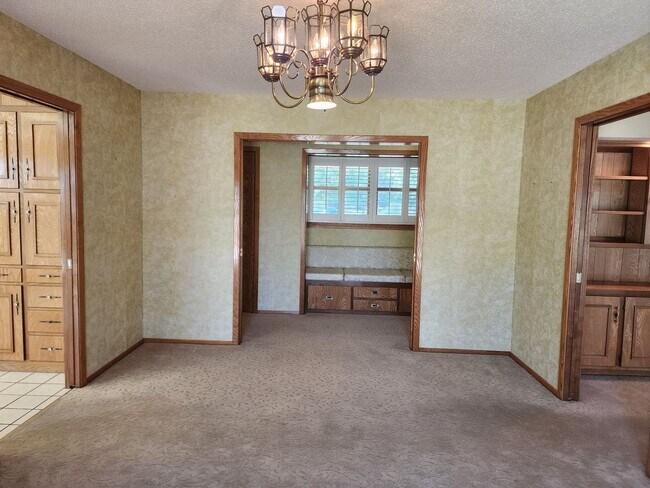 Building Photo - 516 Diamondhead Dr