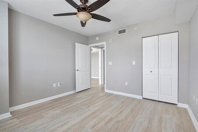 Building Photo - 610 W Las Olas Blvd