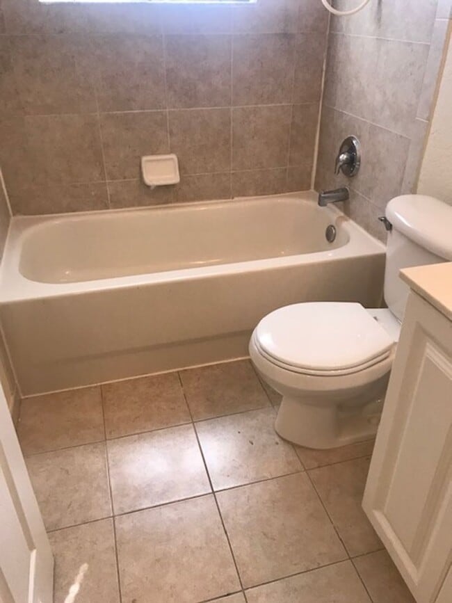 Building Photo - Rental unit