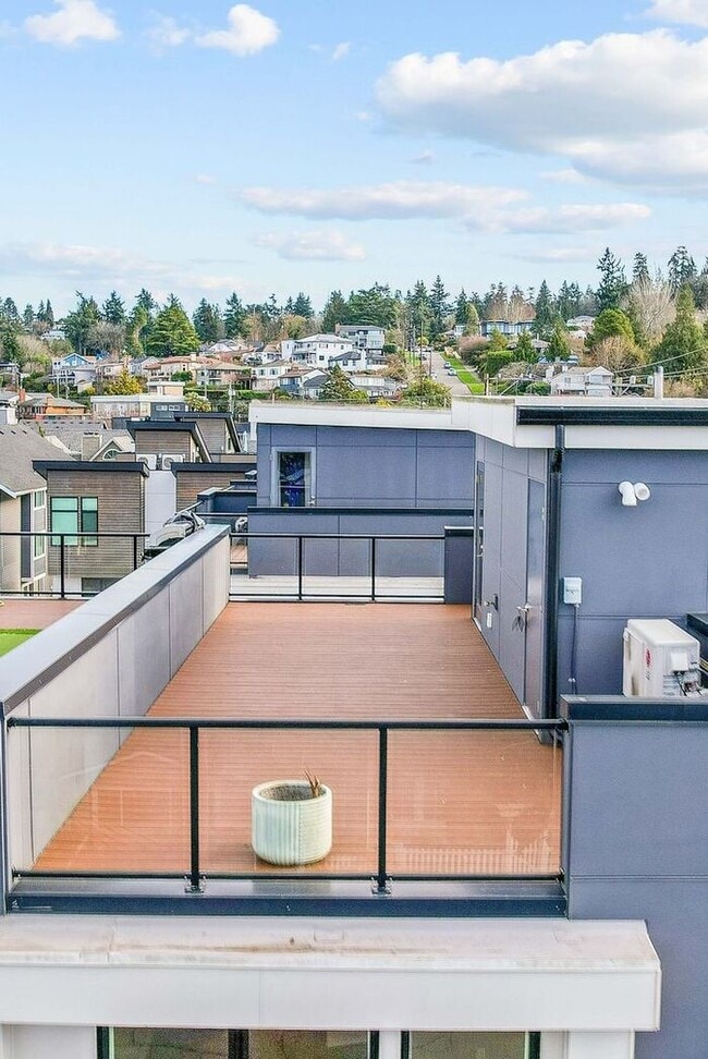 Building Photo - Stunning AIR CONDITIONED Alki Townhome w/ Rooftop Ocean View