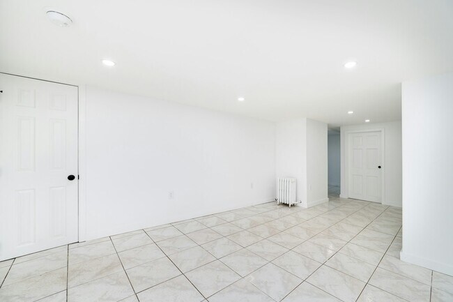 Building Photo - 57 S 6th St