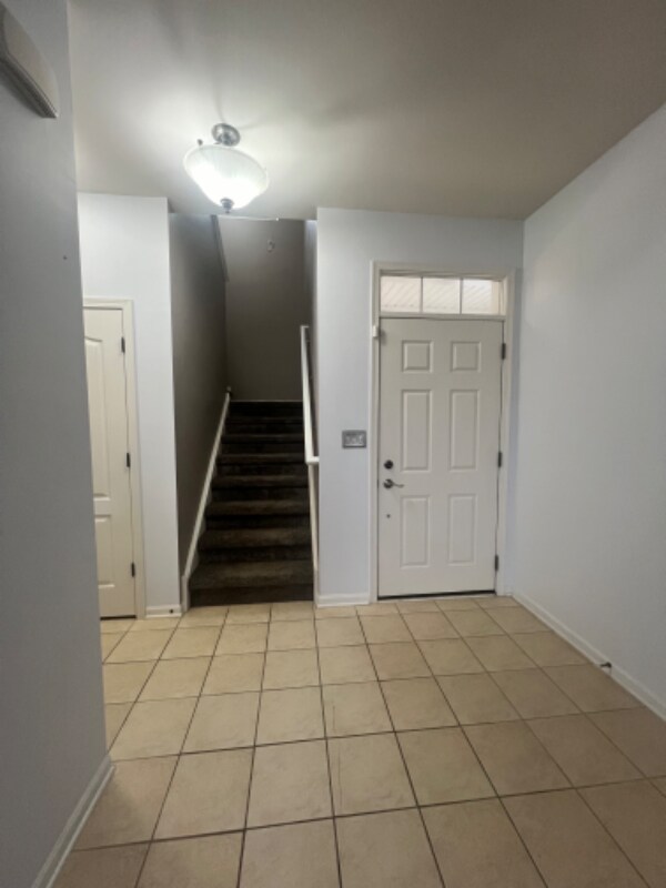 Building Photo - 524 Majestic Ln