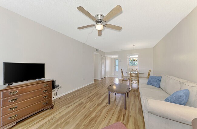 Building Photo - BEAULTIFUL 1 BEDROOM, 1 BATHROOM CONDO LOC...