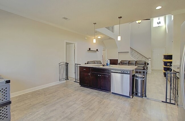 Building Photo - 35 Perlieu Ct