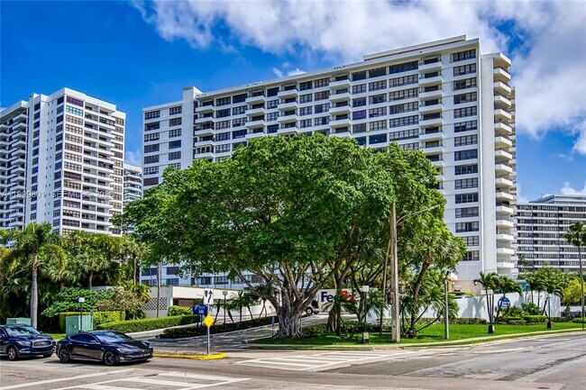 Building Photo - 600 Three Islands Boulevard