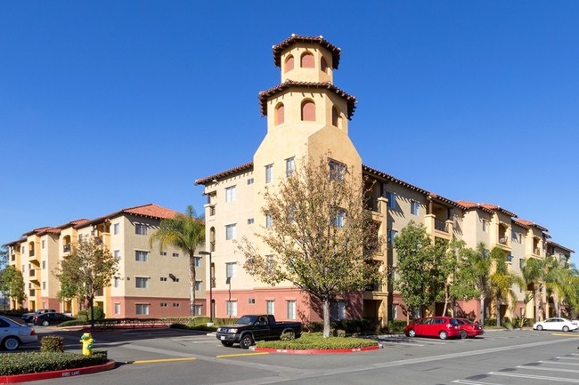 Building Photo - GrandMarc at University Village