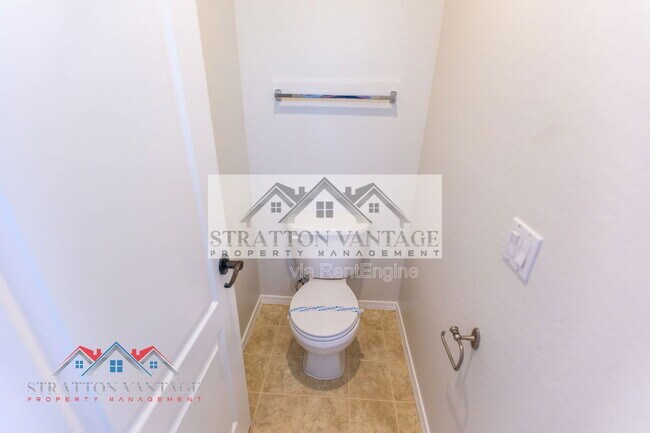 Building Photo - 1247 S Emmett Dr