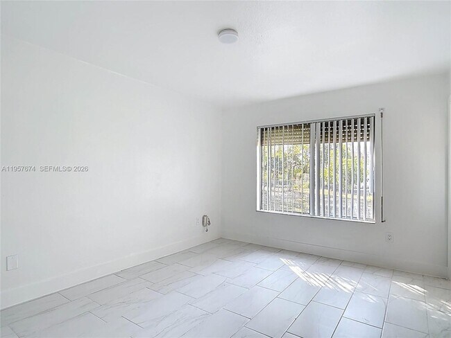 Building Photo - 4487 Pocatella Ave