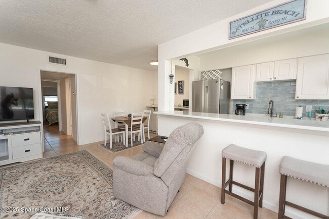 Building Photo - Furnished and Available April 6th 2026