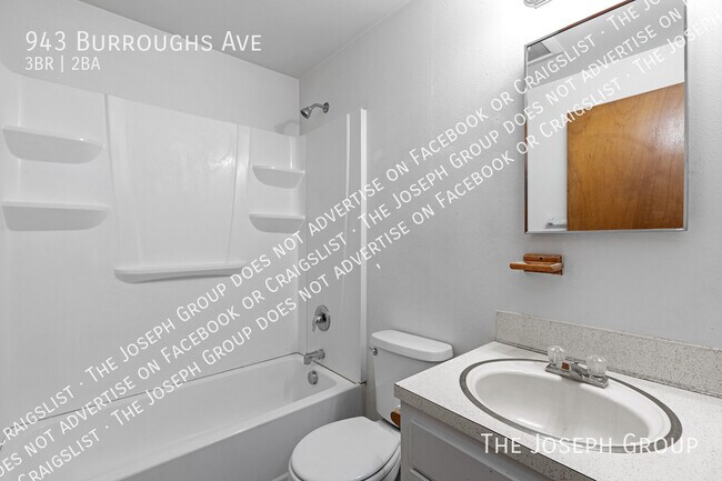 Building Photo - 943 Burroughs Ave