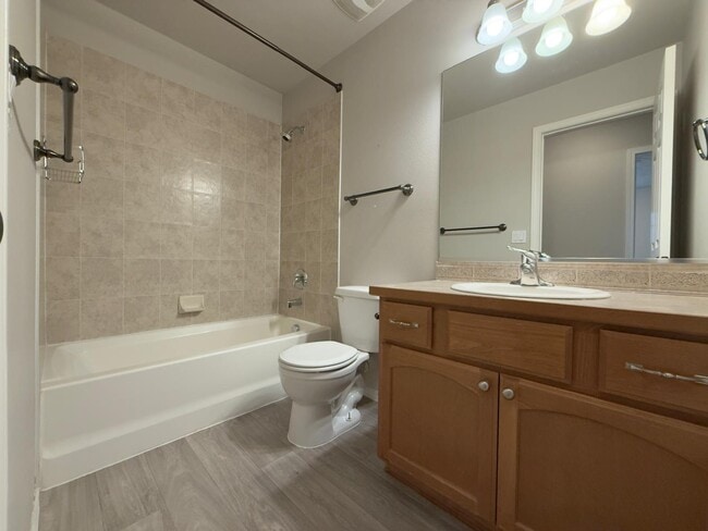 Building Photo - 6211 S Terre Vista St