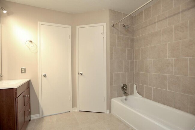 Building Photo - 4243 Yupon Ridge Dr