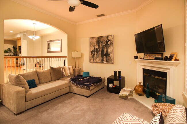 Building Photo - 5730 S Glennie Ln