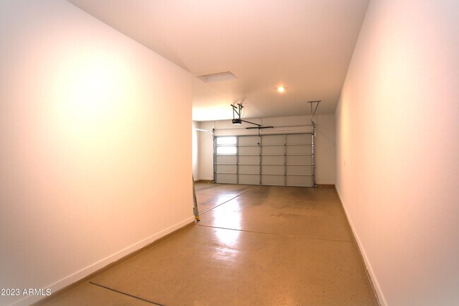 Building Photo - 1201 E Cherrywood Pl