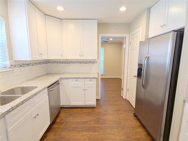 Building Photo - 10603 Brentway Dr