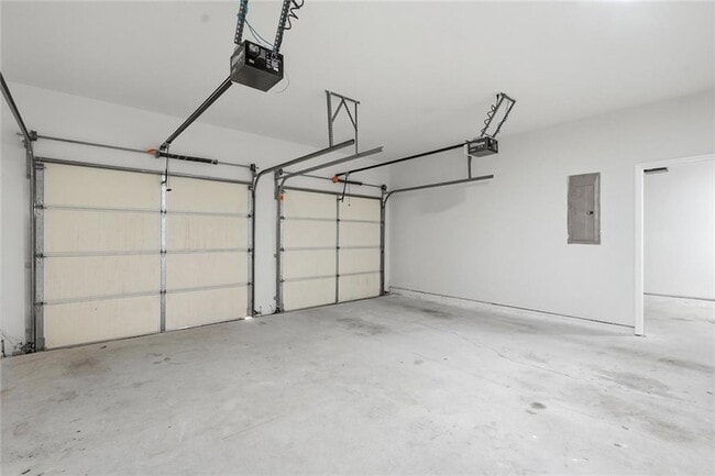 Building Photo - 3320 Pebble Ridge Ln