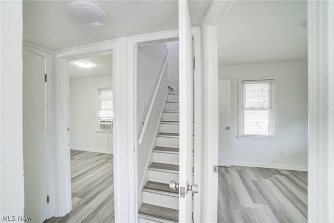 Building Photo - 13117 Wilton Ave