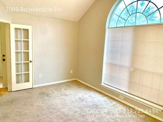 Building Photo - 7009 Richardson Dr