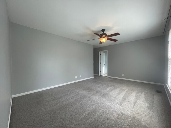 Building Photo - 1076 Rockport Dr