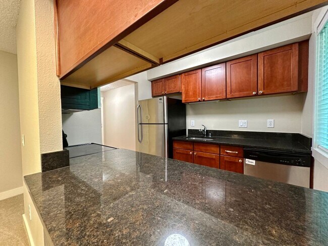 Building Photo - 2Bd/2Ba Bellevue Condo
