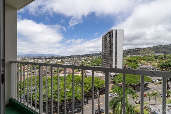 Building Photo - Beautifully maintained 1BR/1BA/1PKG unit i...