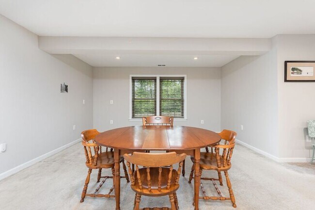 Building Photo - 7809 Bexley Ln