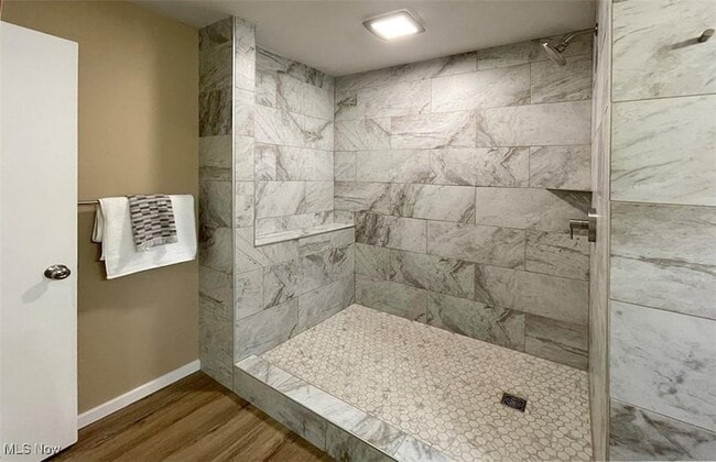 Building Photo - 9315 Glenwood Trail