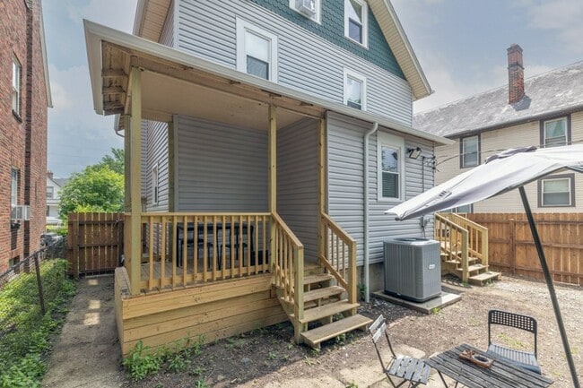 Building Photo - North Campus OSU Renovated Single Family H...