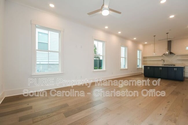 Building Photo - 12.5