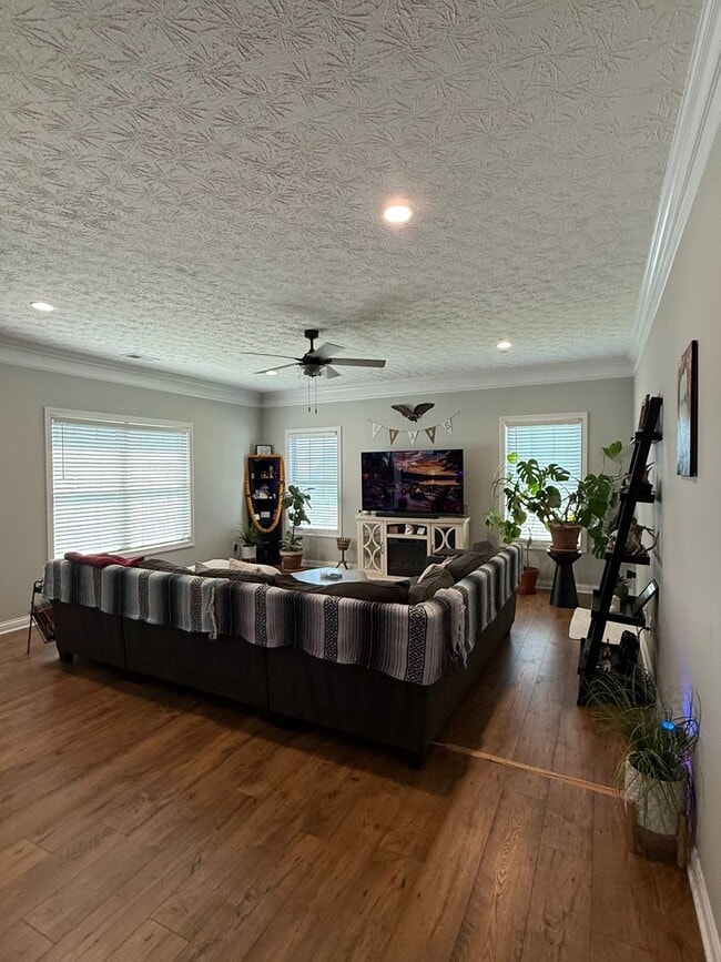 Building Photo - 128 Aiden Ln