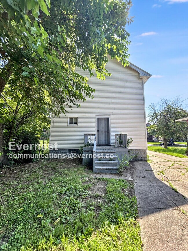 Building Photo - 3992 E 52nd St