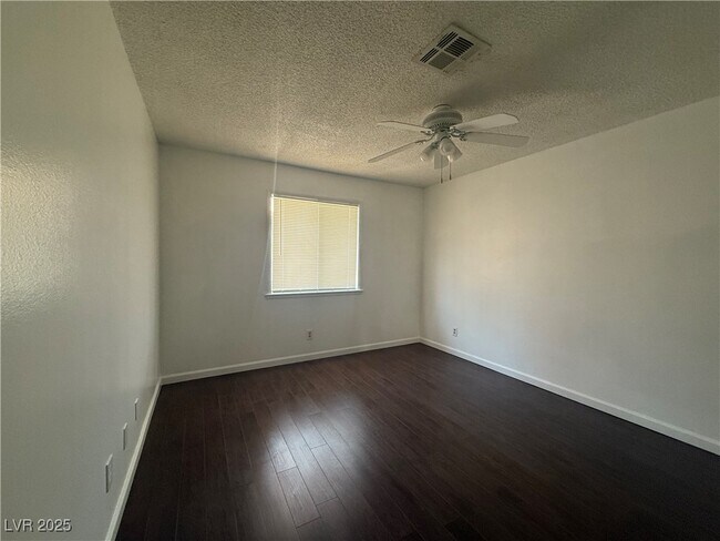 Building Photo - 6661 W Tropicana Ave