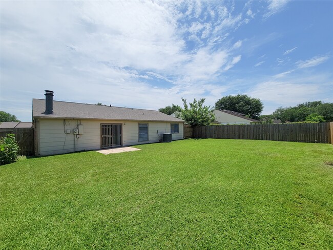 Building Photo - 8530 Quail Burg Ln
