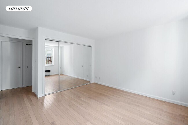 Building Photo - 41 Spring St