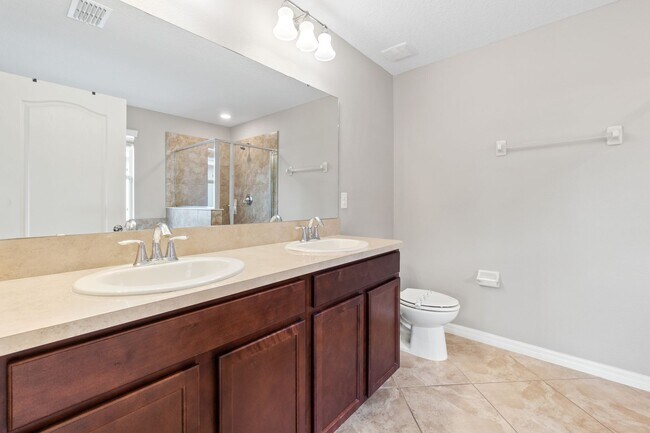 Building Photo - Beautiful 3/2.5 Energy Efficient Home in H...