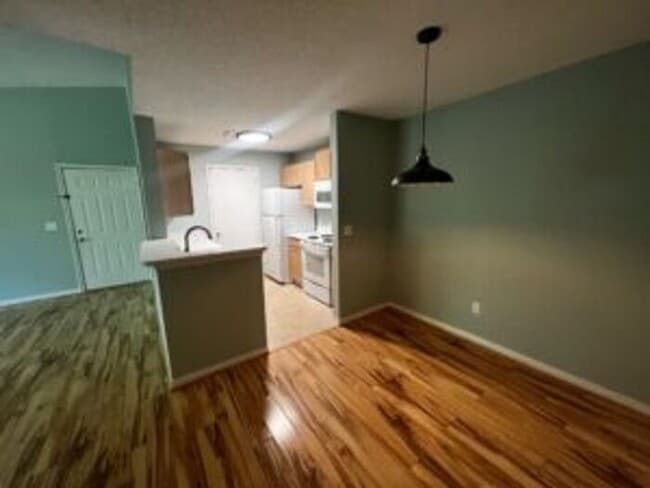 Building Photo - The Meridian