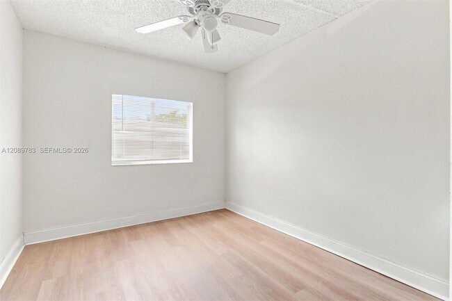 Building Photo - 17561 SW 140th Ct