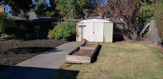 Building Photo - Excellent, Well Preserved and Restored 3 Bedroom Home - Available Soon!