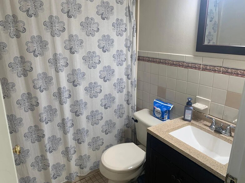 Building Photo - 5 Transit St