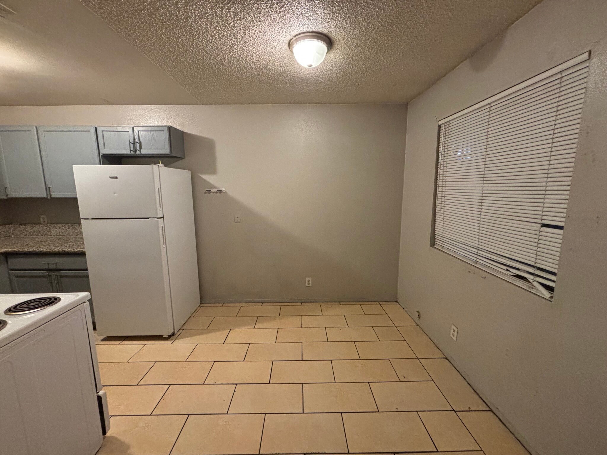 Building Photo - 2428 Statz St