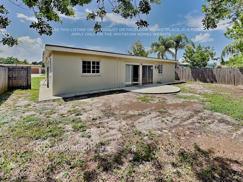 Building Photo - 208 NW 80th Ave