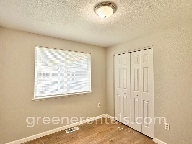 Building Photo - Coming Soon! 3BR/2BA Rambler in Nisqually ...