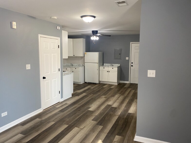 Building Photo - 15223 Turlington Ave