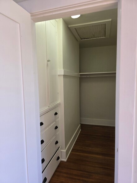Building Photo - 1224 S Gramercy Pl