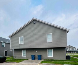 Building Photo - 23340 High Pt St