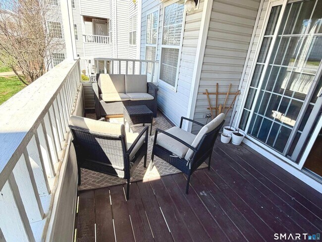 Building Photo - 1 Forest Glen Cir