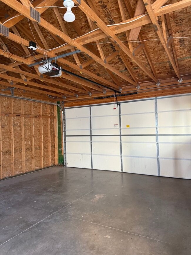 Building Photo - A Lovely Westside Single Family Home in the Desirable Valley West Subdivision