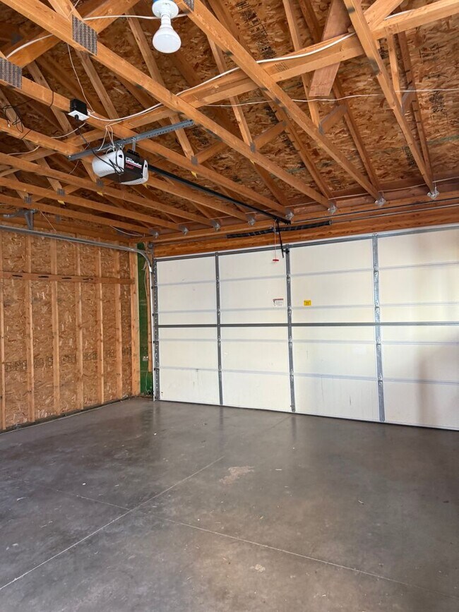 Building Photo - Single Family Home for Rent in the Valley ...